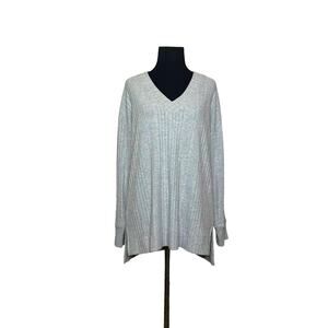 Andrew Marc gray long sleeves v neck sweater size M